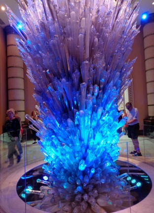 Glass sculpture at Atlantis